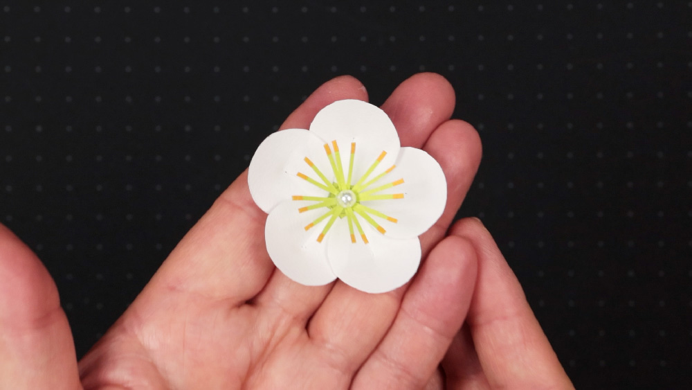 シンプルな円形で作る梅の花。ペーパーフラワー。